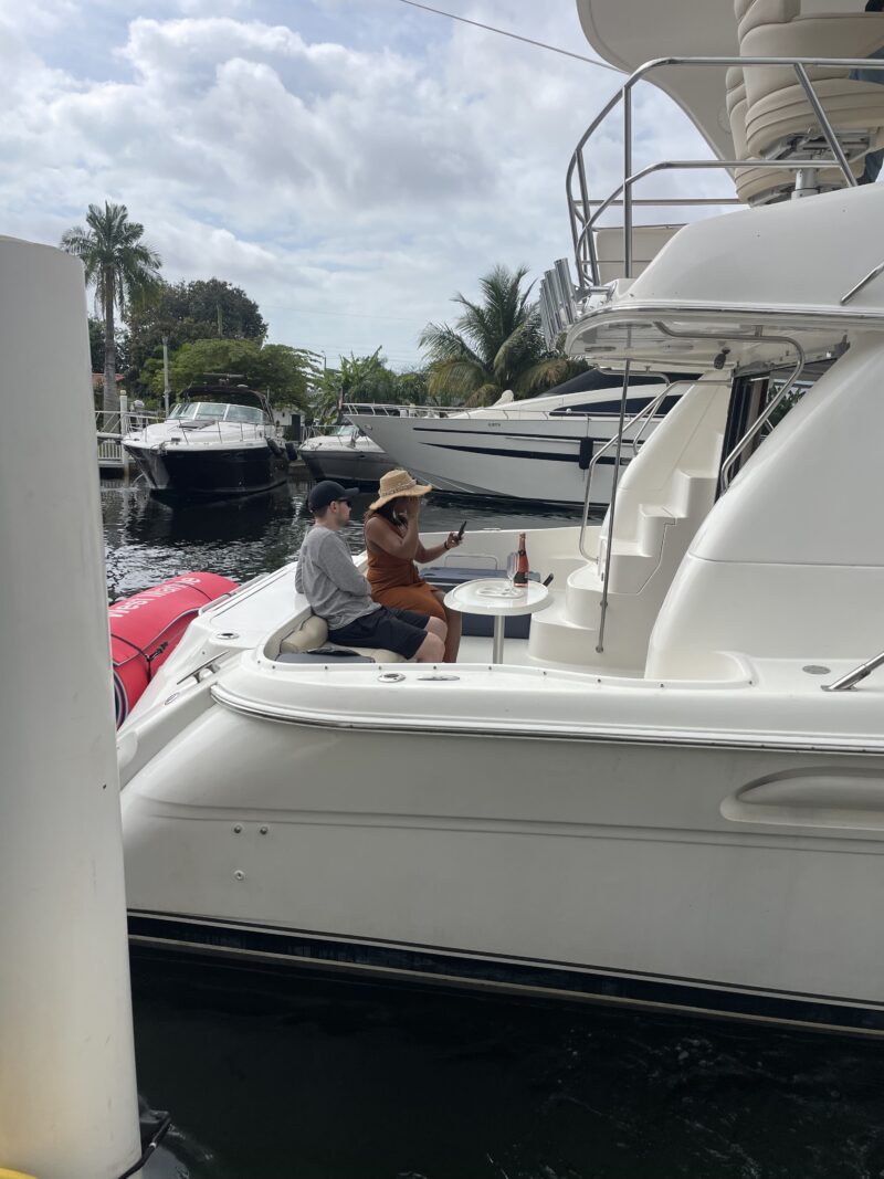 54FT Sea Ray Flybridge available in Miami with 2 JET SKIS INCLUDES for one hrs. - Image 5